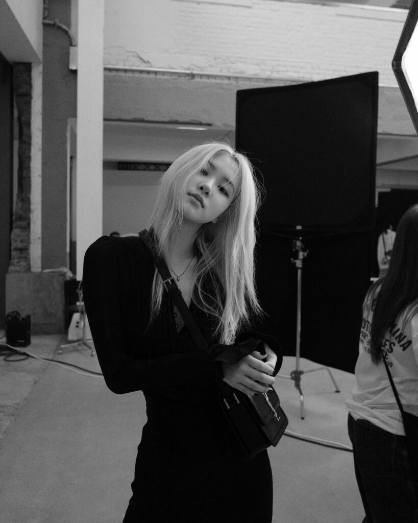 Elle behind pics
#ad…