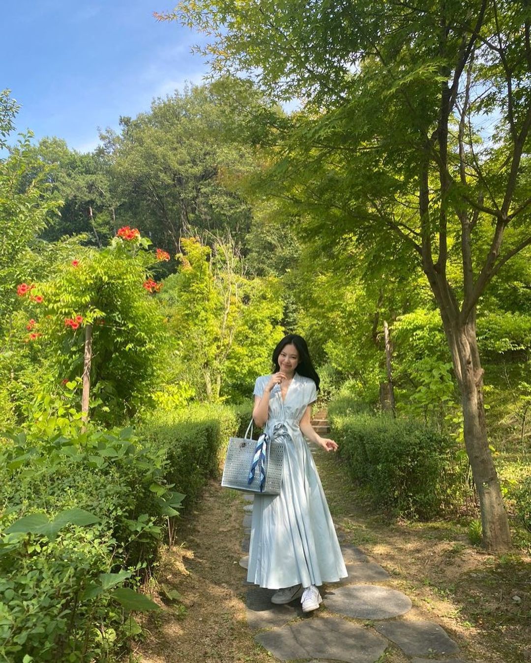 JENNIE Summer is here … BLACKPINK HUBS