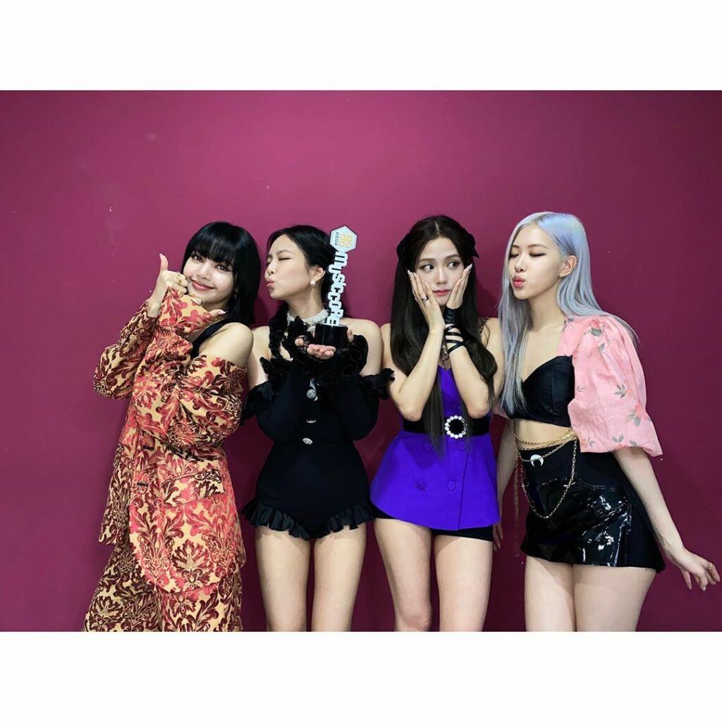 To celebrate the first win at Music core thank you BLINKS as always We love you …