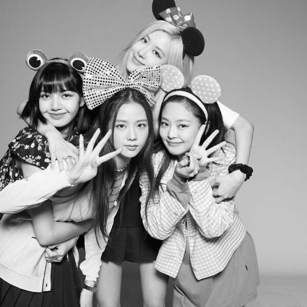 @blackpinkofficial …