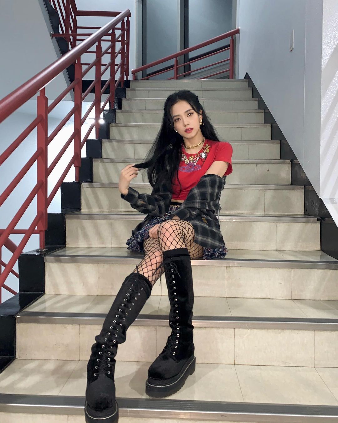 블링크 오늘 1위는 블링크 거예요
4년 만에 나온 첫 정규앨범도 함께 해줘서 너무 고맙고 사랑합니다
항상 더 좋은 모습으로 블링크를 웃음 짓게 …