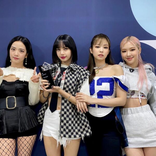 We love you Blinks
Thank you always…