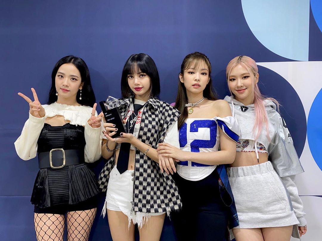 We love you Blinks
Thank you always…