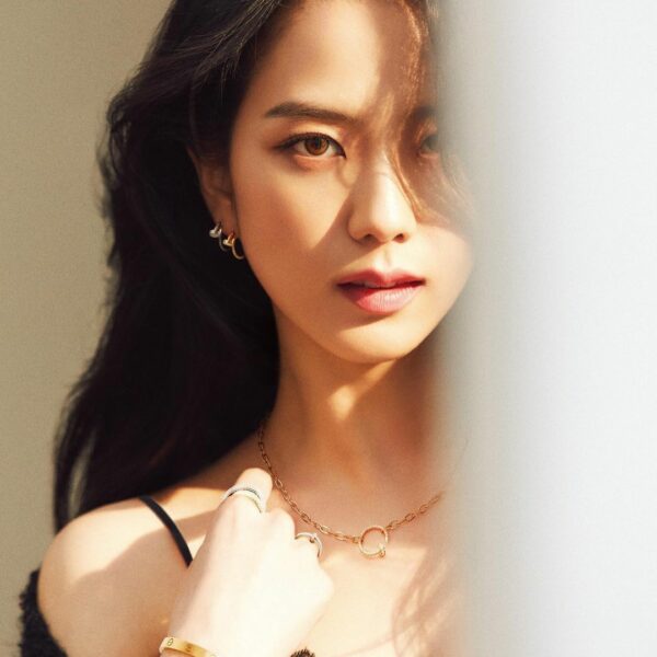 with @cartier @ellekorea …