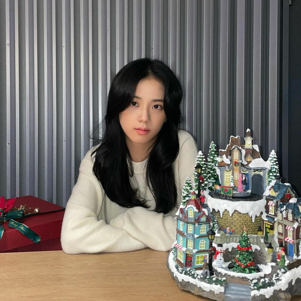모두 모두 메리 크리스마스
다들 안전하고 행복한 크리스마스 보내세요

Merry Christmas everyone! Hope you all st…