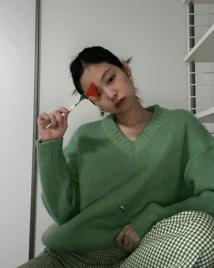 Favourite time of the year  딸기 타임 블링크는 다들 뭐해요?…