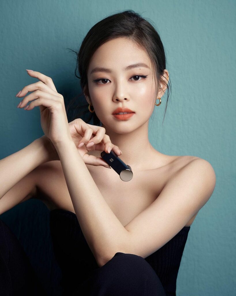 New Campaign for @herabeauty_official by @ahnjooyoung_…