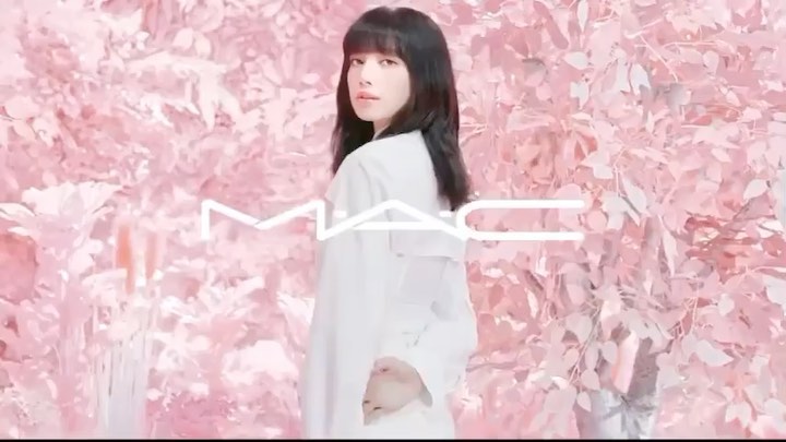 #광고 @MACcosmetics #MACLOVESLISA #MACLIGHTFULC…