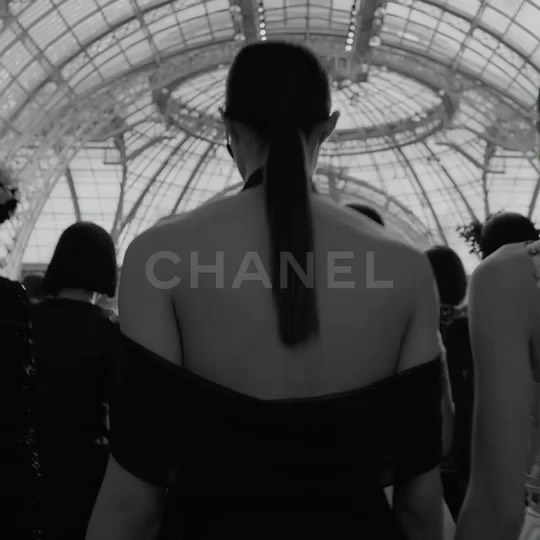 Absolutely beautiful. #CHANELHauteCouture by @virginieviard @chanelofficial…