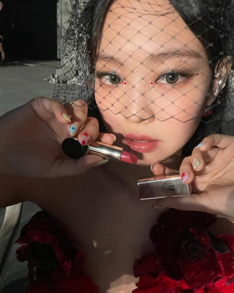 Todays lip 
#HERA #루즈홀릭 #소울핑크 #AD 
@herabeauty_official…
