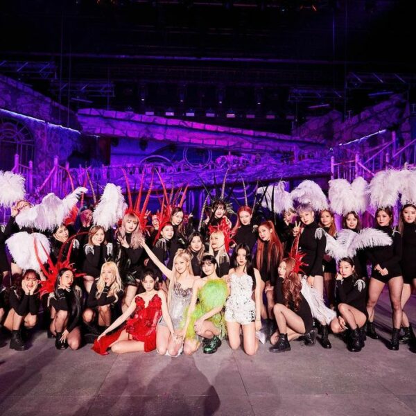 모두들 너무 너무 고생하셨어요오
우리의 자랑스러운 언니 오빠 동생들 다 최고
@__gamzza @jw_lee78 짱…