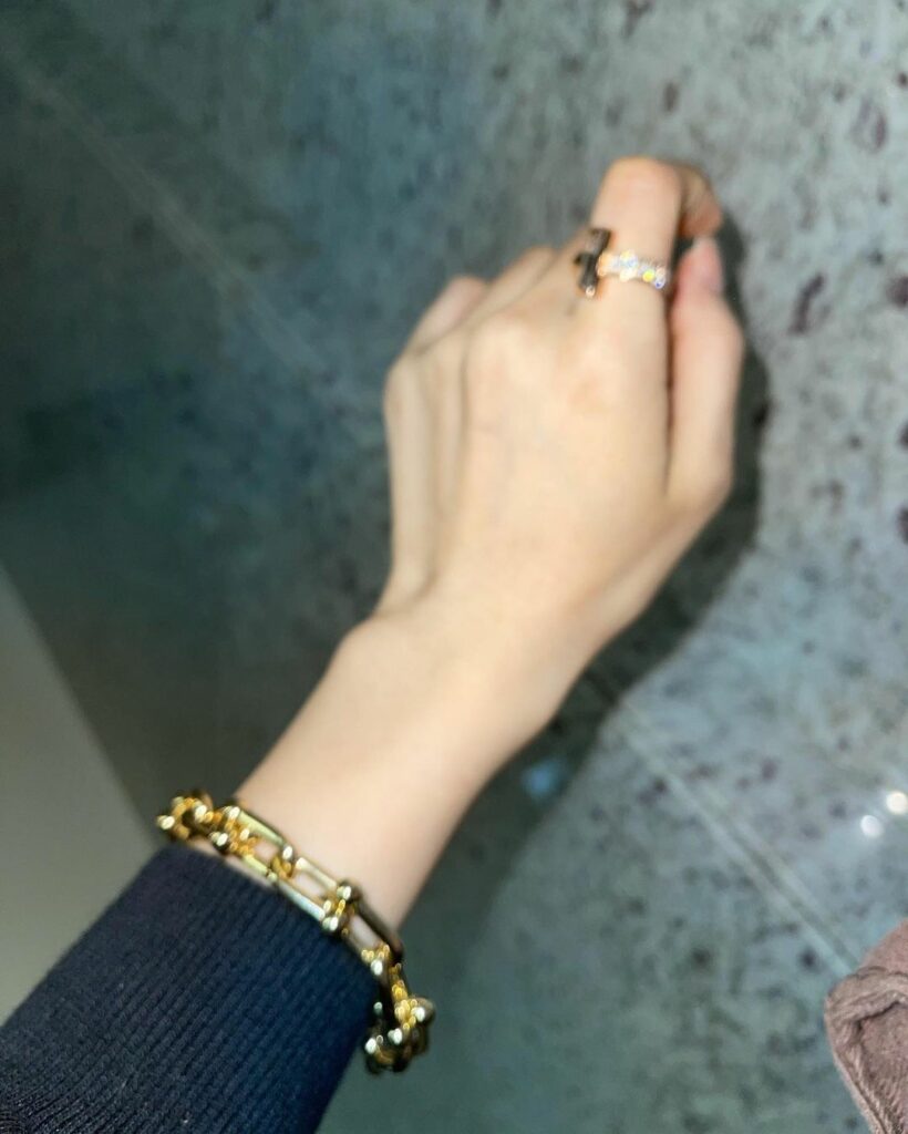 A girl’s best friend @tiffanyandco 

#광고…