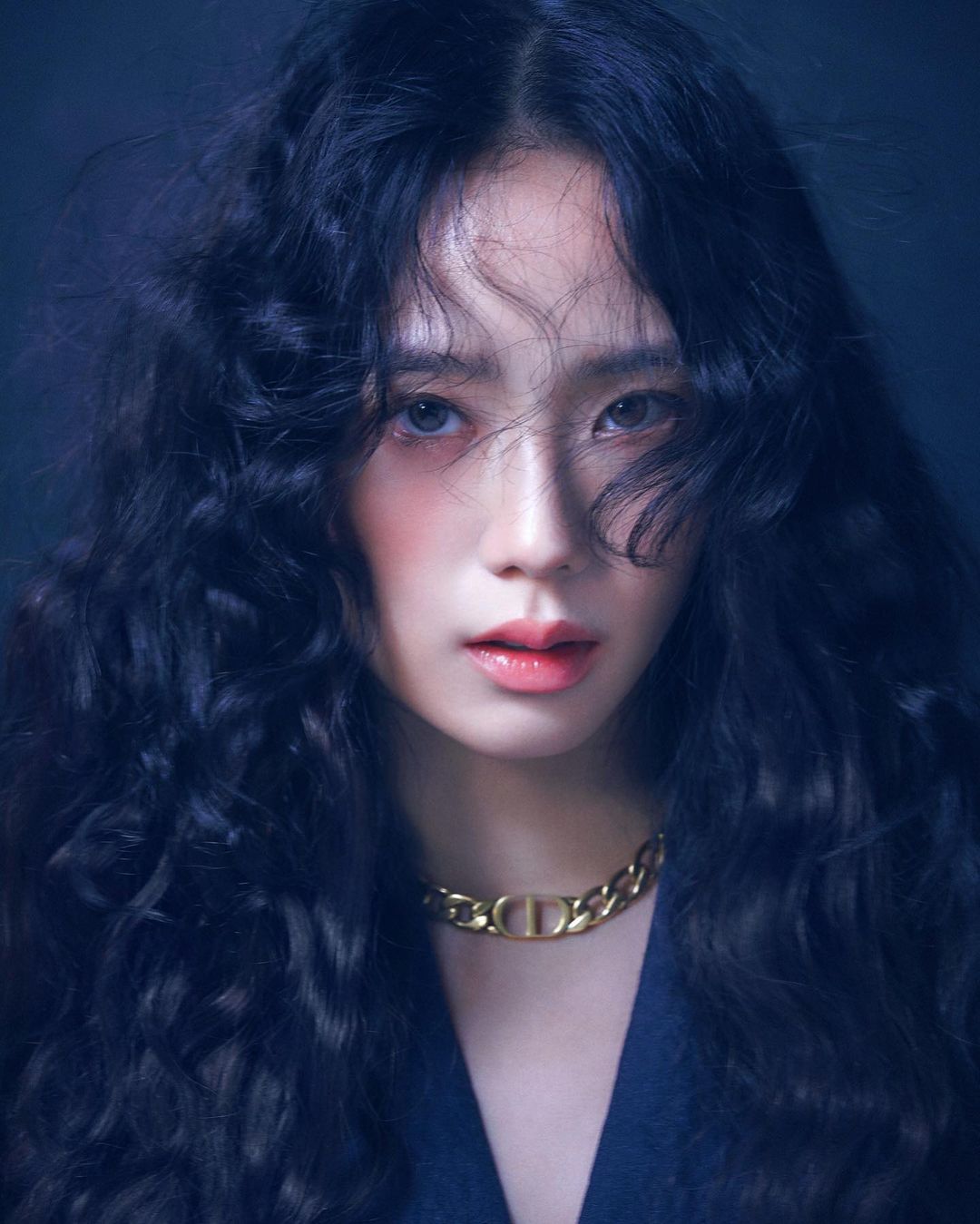 @dior 
@mariagraziachiuri 
@peterphilipsmakeup 
#DiorFall21 #ad…