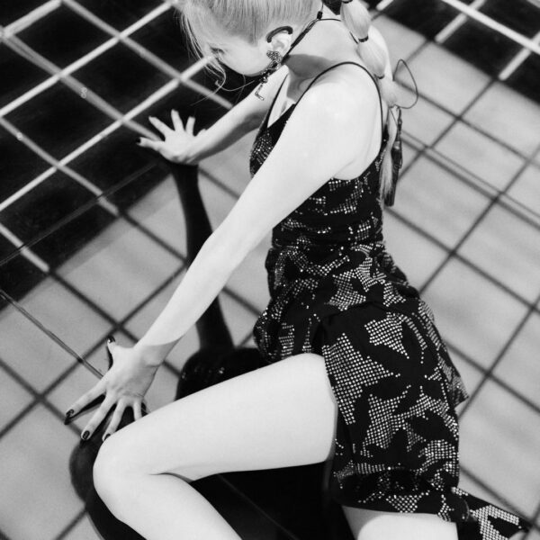 On the ground (literally)  @fallontonight  : @khanxyc…