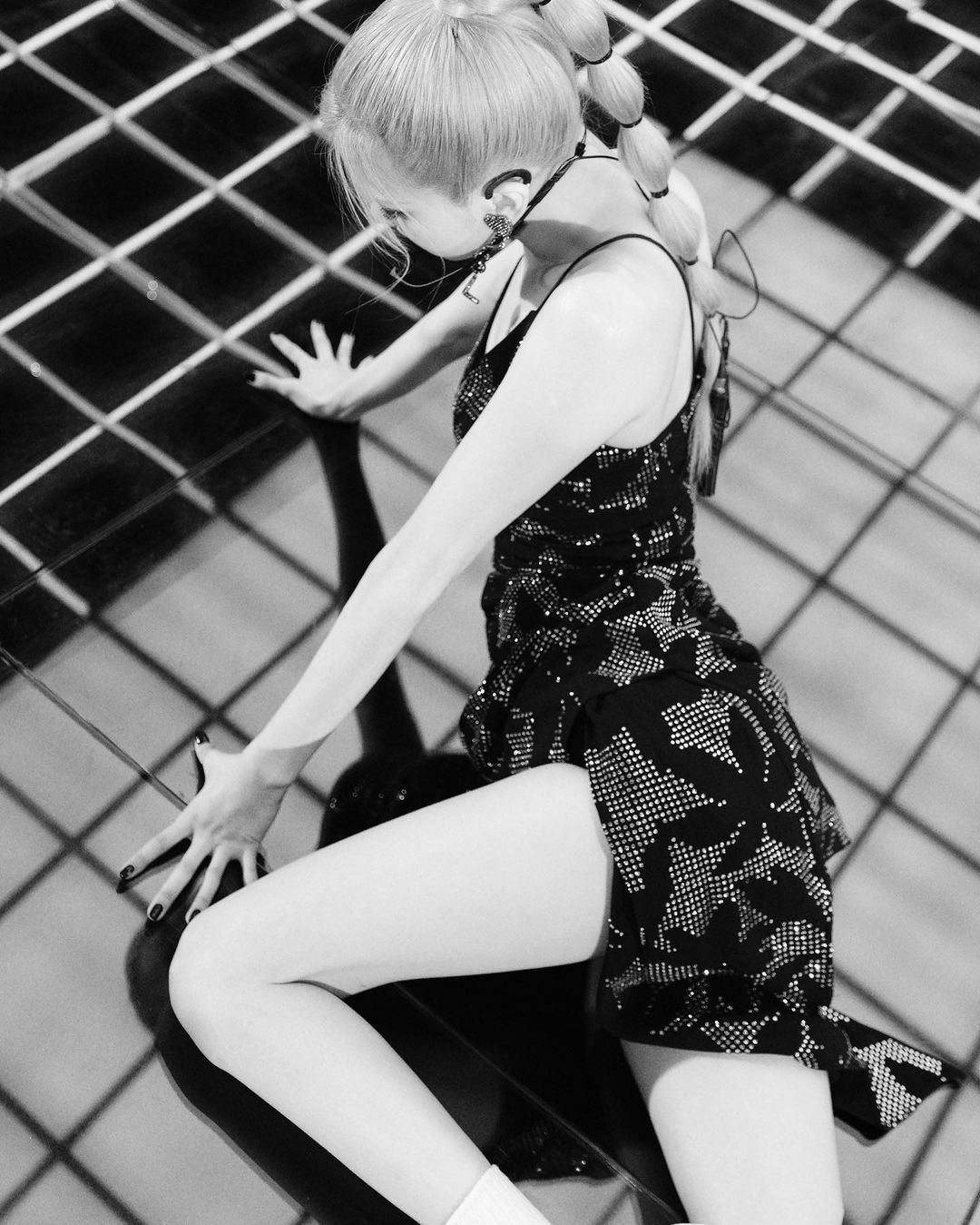 On the ground (literally)  @fallontonight  : @khanxyc…