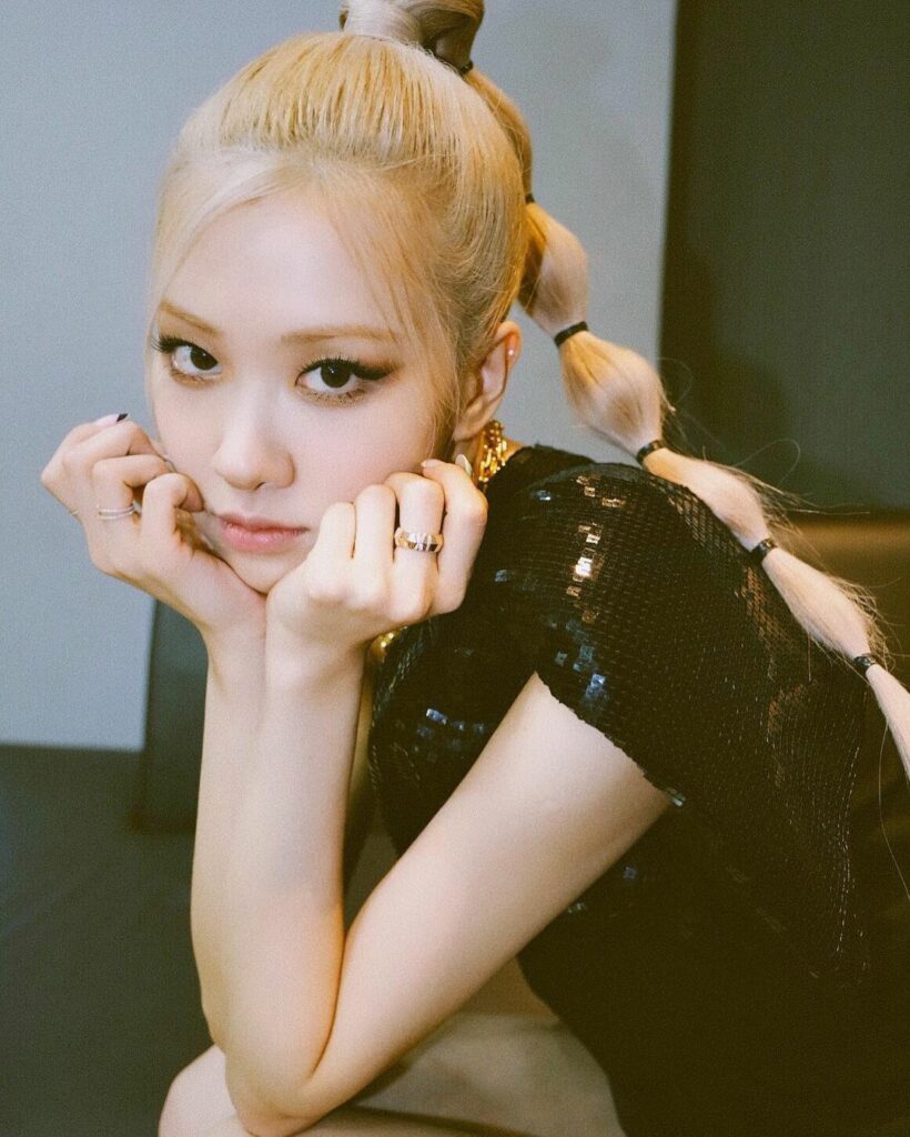 오늘 음중 무대 봤오 블링크?

Photo by @khanxyc…