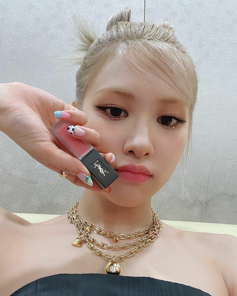 @yslbeauty 

#광고 #입생로랑벨벳틴트 #입생로랑뷰티 #스모키에디션…