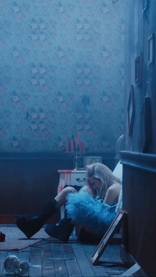 ROSÉ Gone video out now. … BLACKPINK HUBS