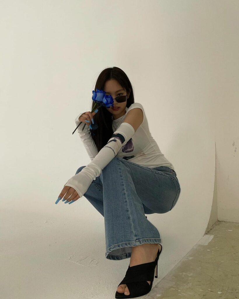 I hope we get a blue flower emoji one day …