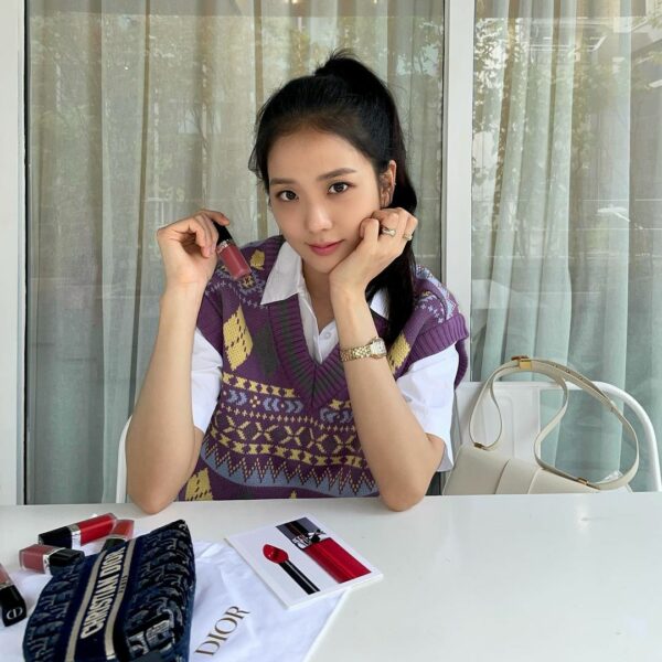 @diormakeup 
#루즈디올포에버리퀴드 
내 입술은 #포에버파리 
#광고…