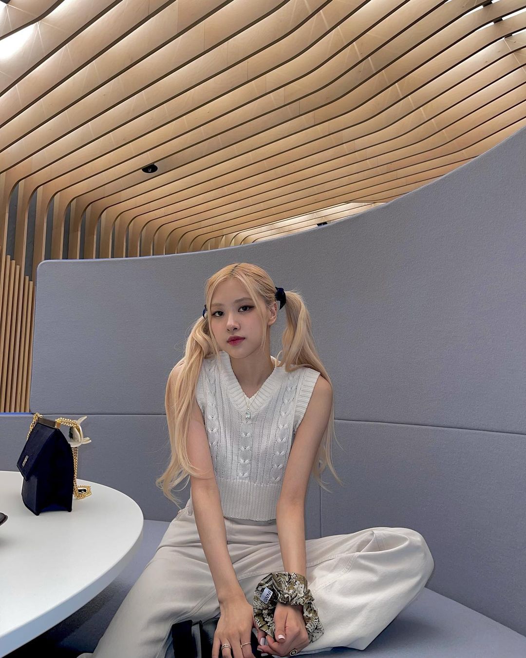 Same day different look + chili fries…