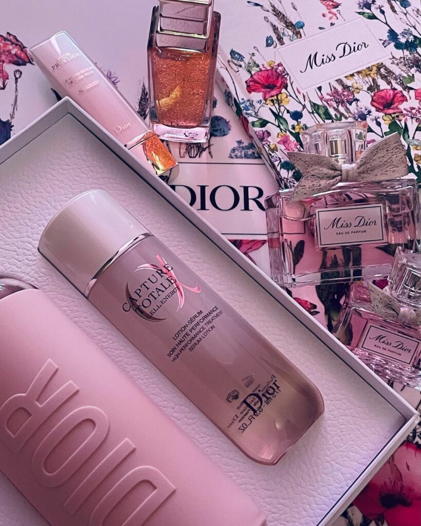 @DIORBEAUTY 
#MISSDIOR #MISSDIOREAUDEPARFUM
#ROUGEDIOR
내 입술은 #219 
#광고…