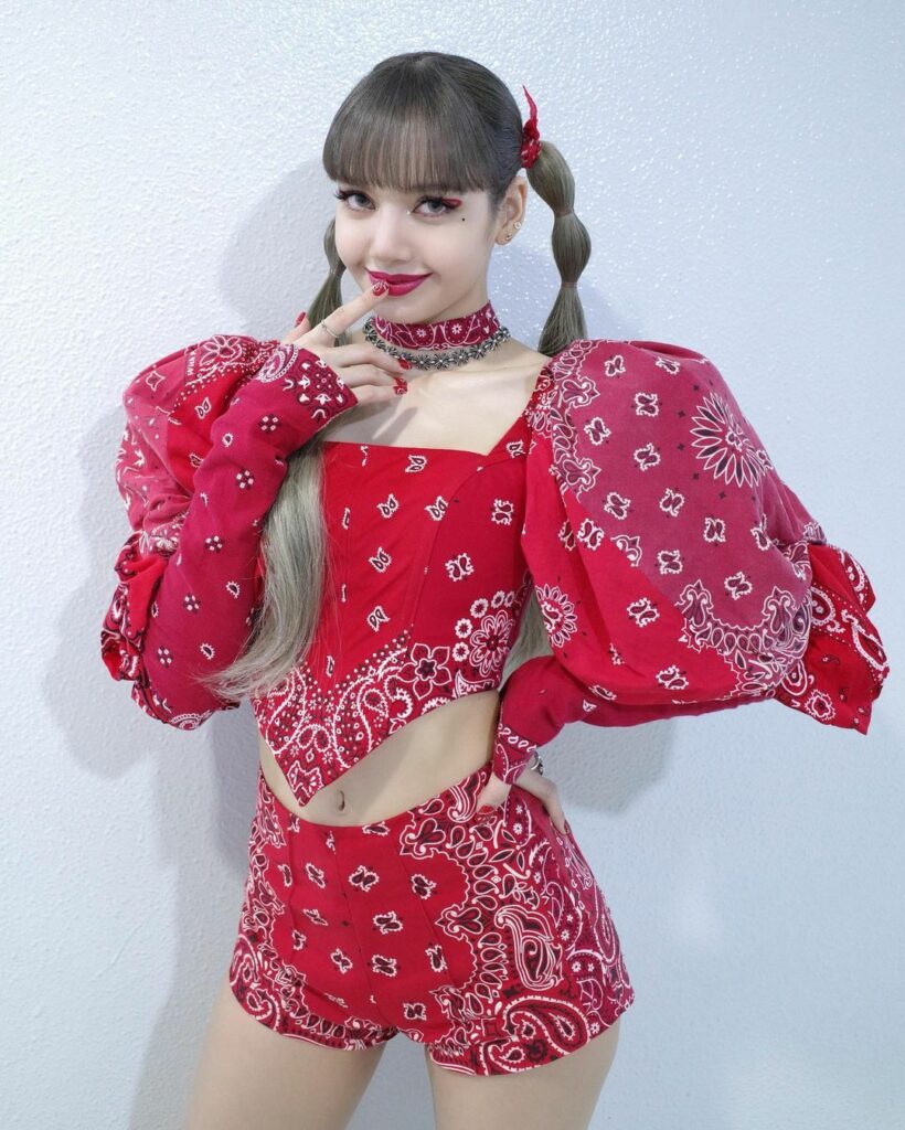 블링크 오늘 라리사 무대 잘 봤어요? 이거 슝이가 찍어준 사진이에요!…