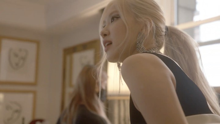 Go watch me get ready for the met on the @voguemagazine youtube channel …