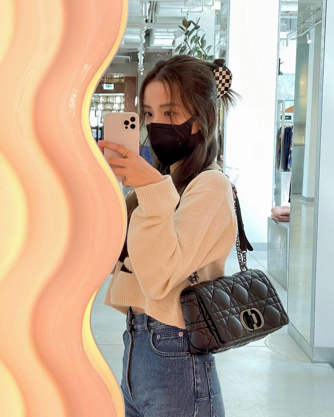 안녕 ? 파리에서 널 만날 줄은 몰랐어 …
