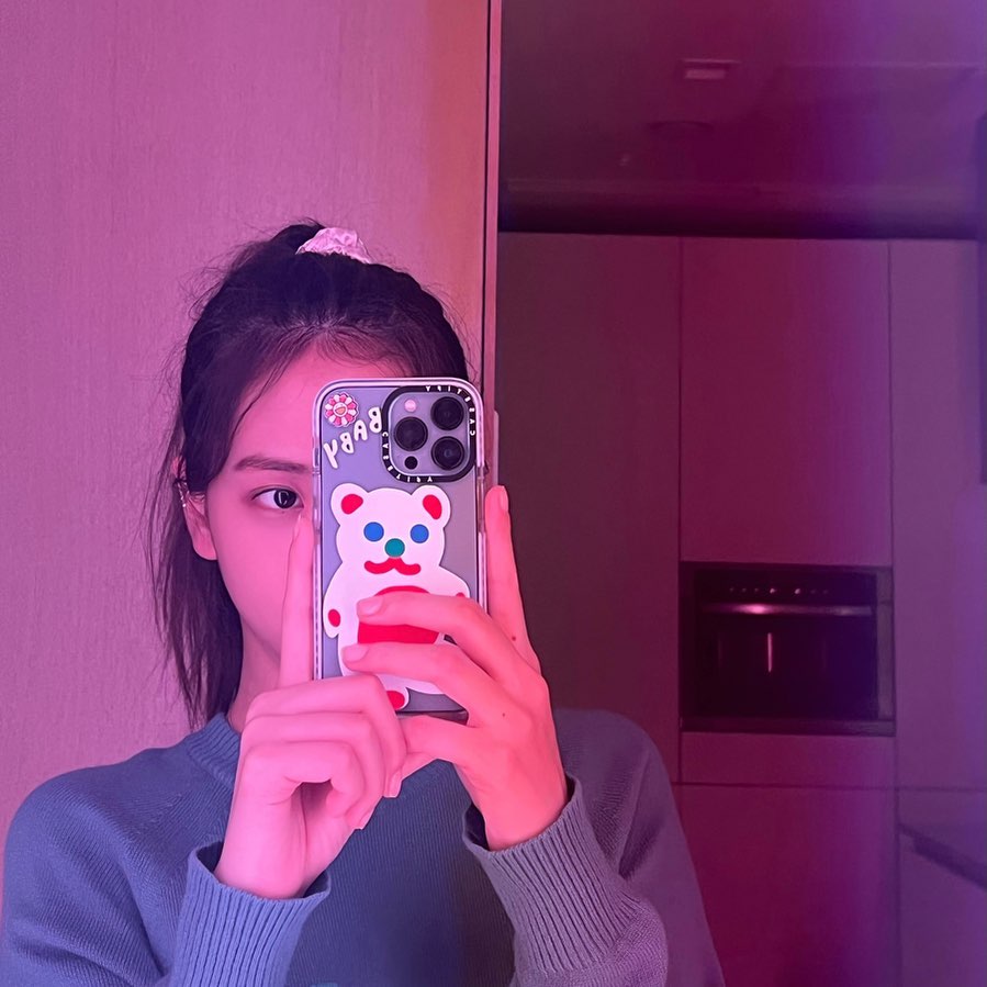 와우 겨우 바꿨다 
new phone, cute case…