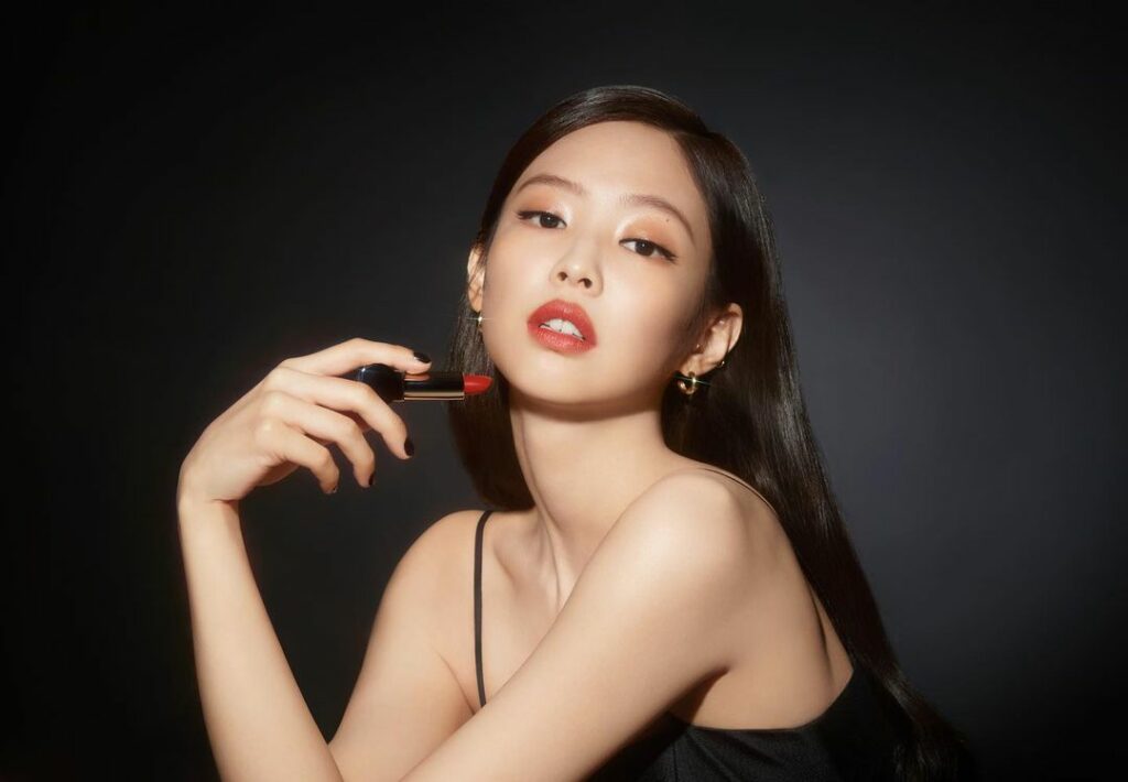 New campaign with @herabeauty_official by @ahnjooyoung_…