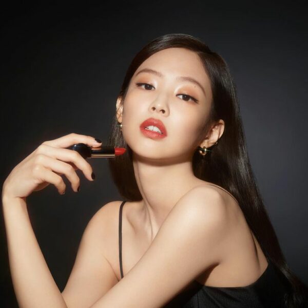 New campaign with @herabeauty_official by @ahnjooyoung_…