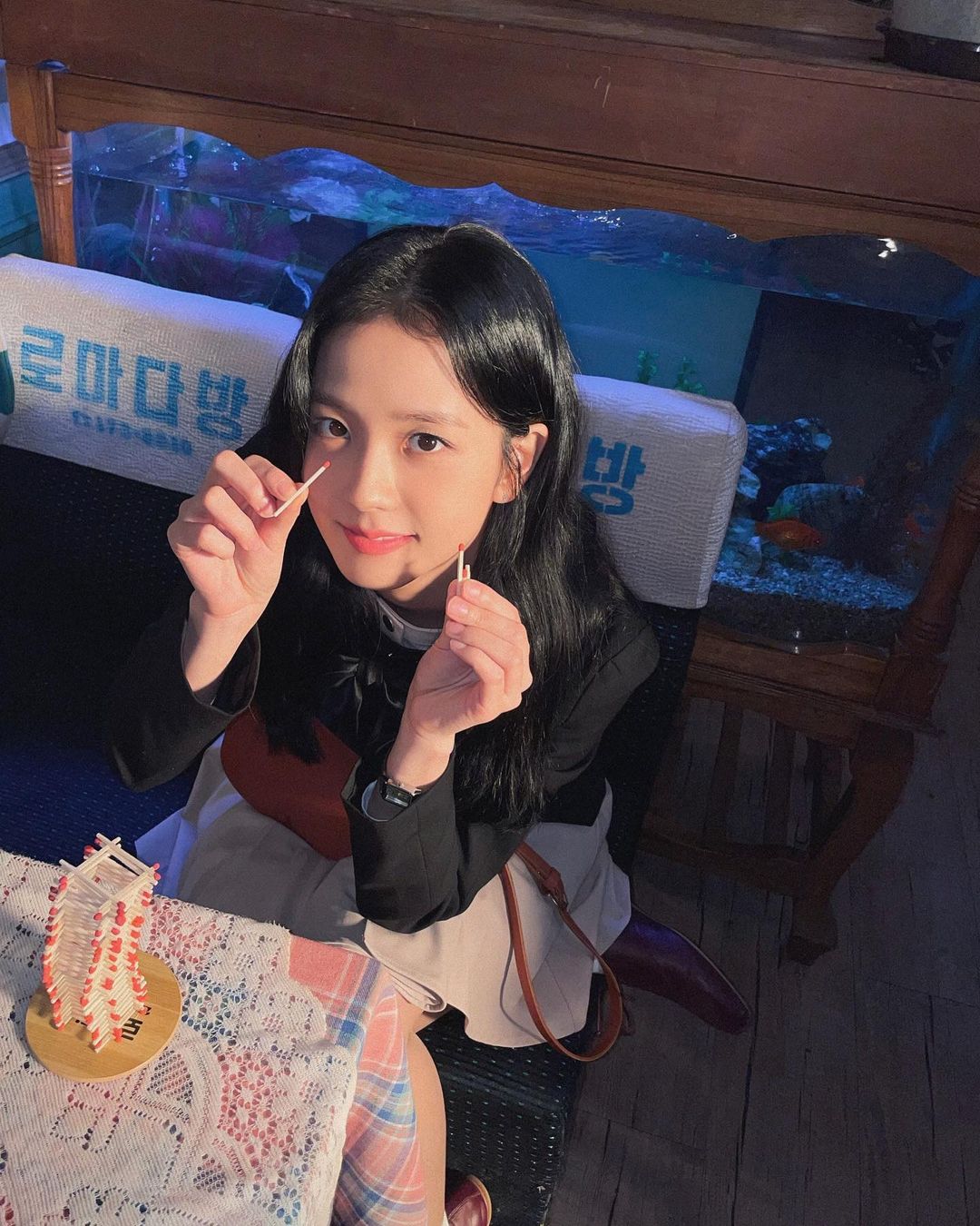 오늘 밤 10시 30분 JTBC 설강화 첫방송
 @jtbcdrama  The long awaited ‘Snowdrop’ goes on air …