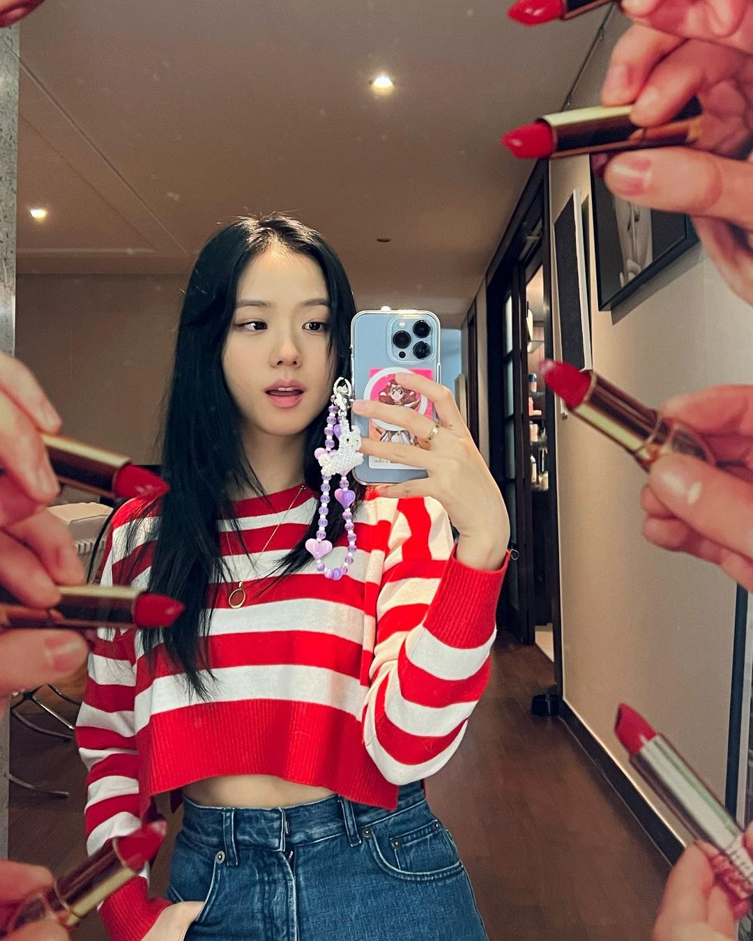 챙이 거울에서 찰칵 …