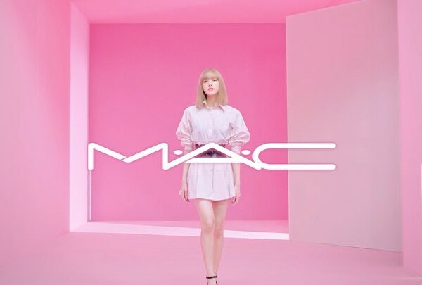 Discover your glow with the new @MACcosmetics Lightful C3 
#MACLovesLISA #MACLIG…