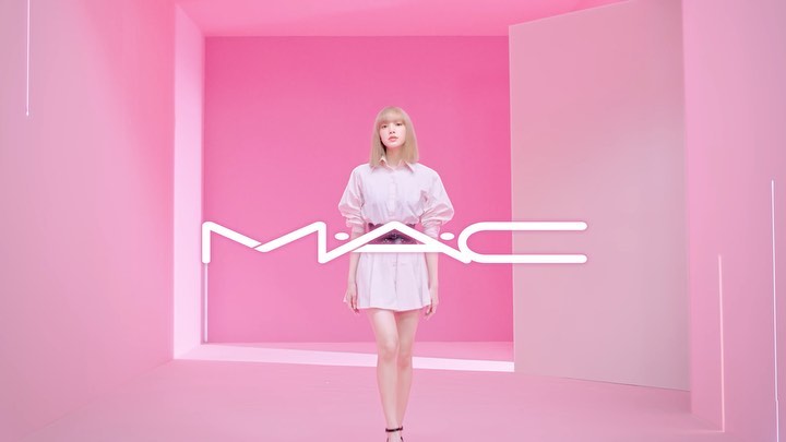 Discover your glow with the new @MACcosmetics Lightful C3 
#MACLovesLISA #MACLIG…