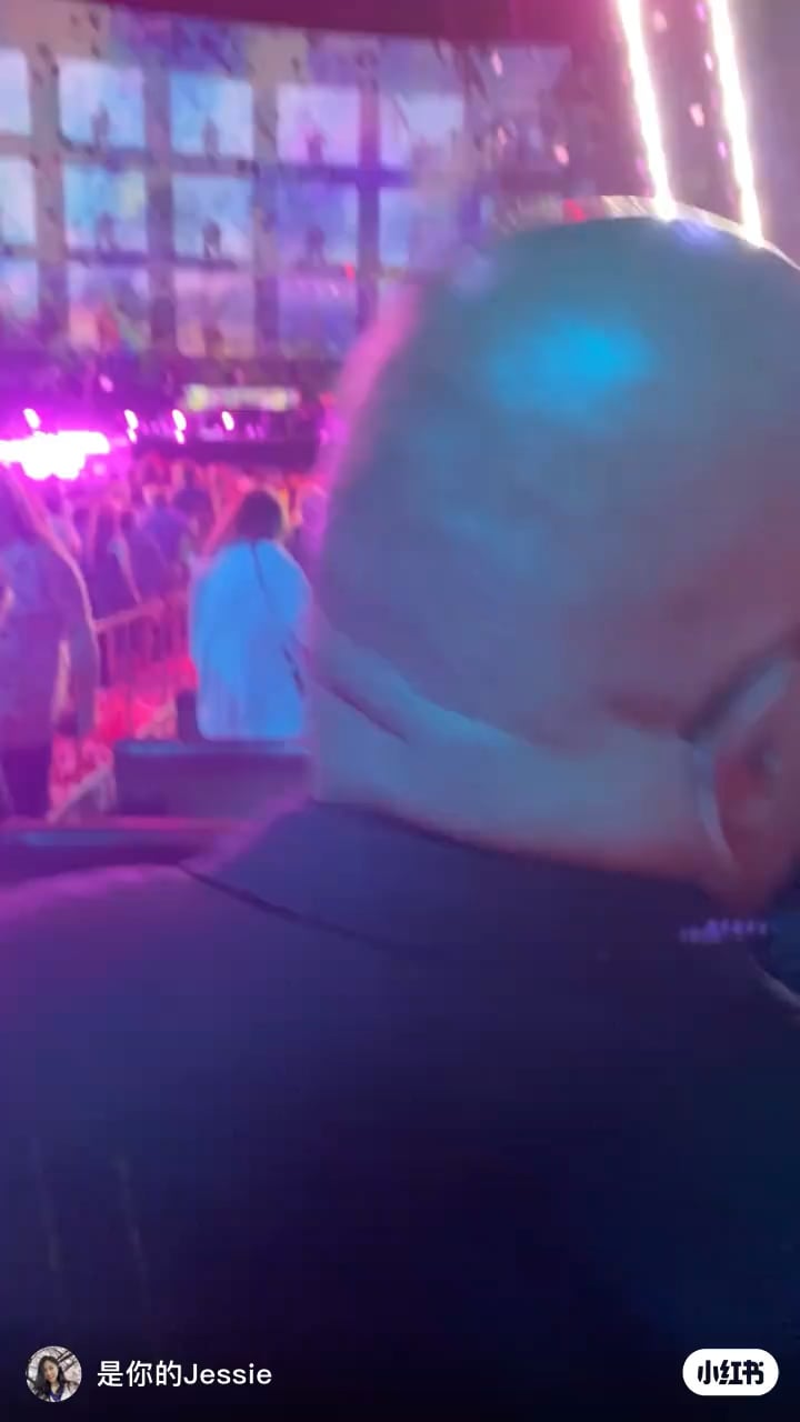 230819 Rosé spotted at Adele’s Concert in Caesar’s Palace Las Vegas