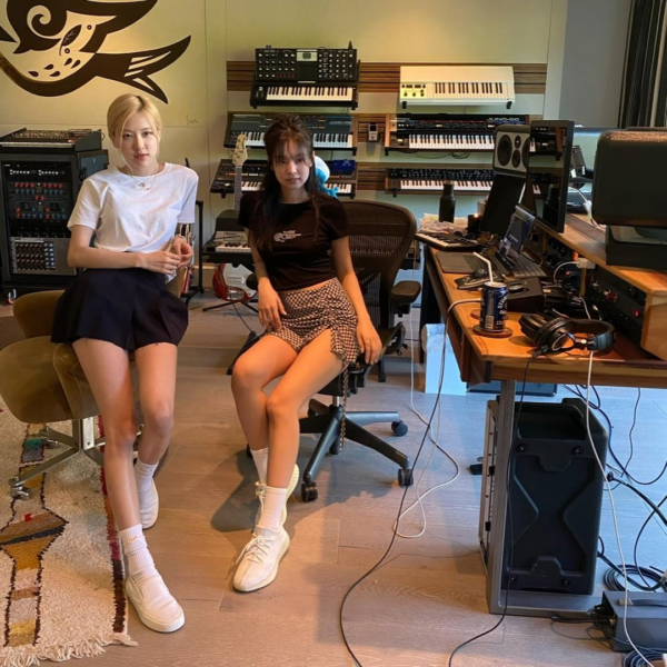 230826 melaniejoyfontana IG Update w/ Jennie & Rosé