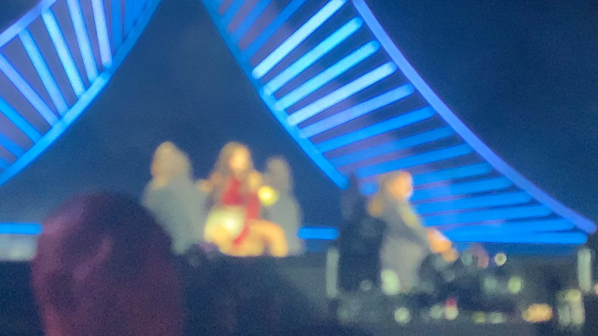 Vid o took at metlife this night