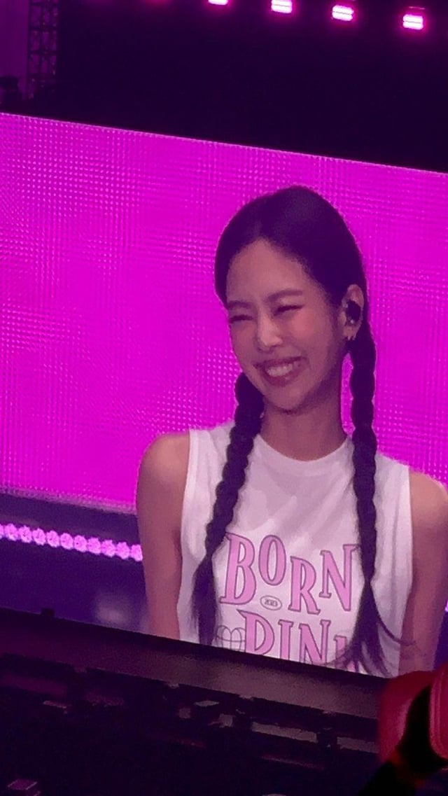230818 Jennie is Las Vegas !