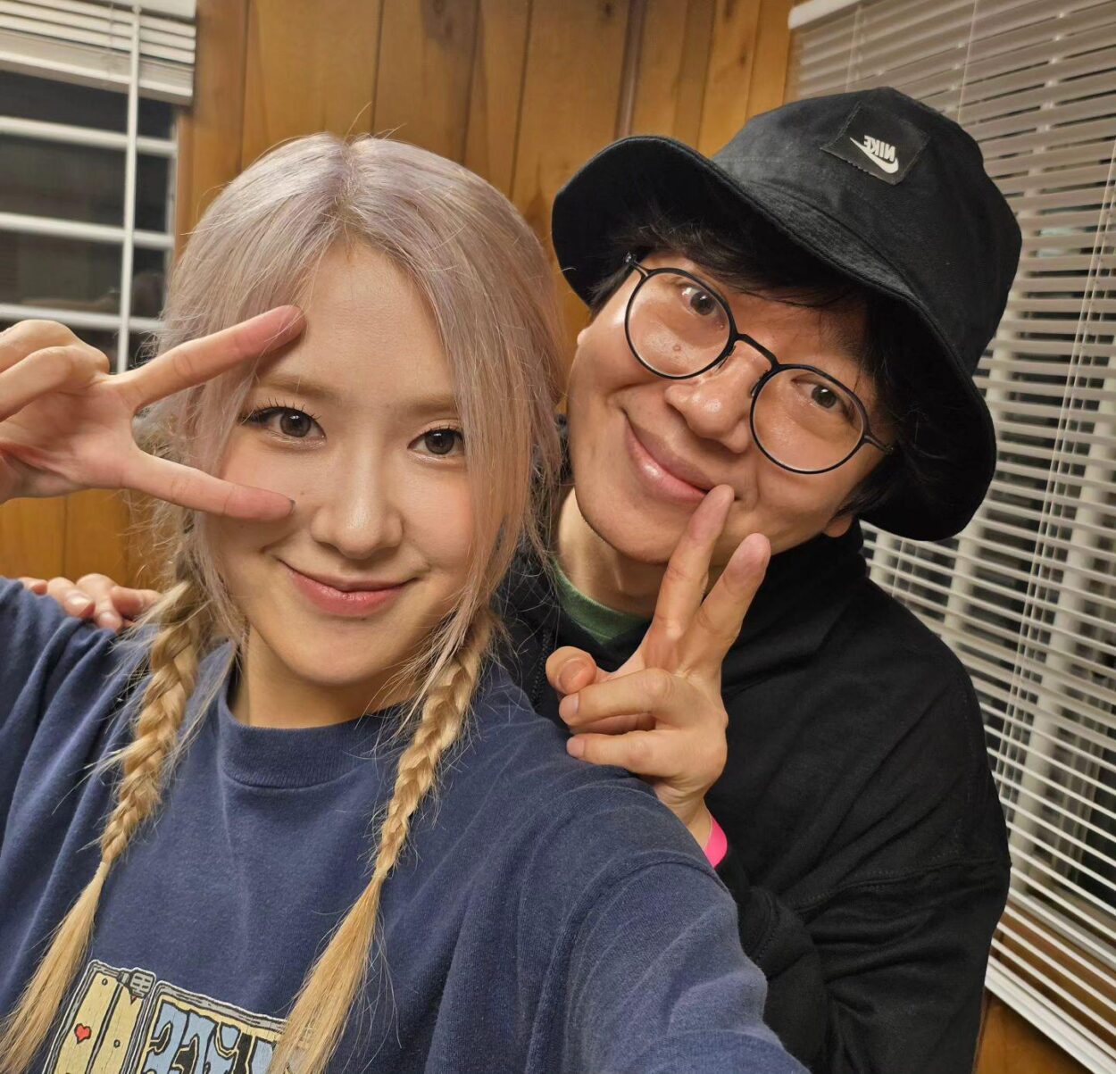 230824 chachasaem IG Update w/ Rosé