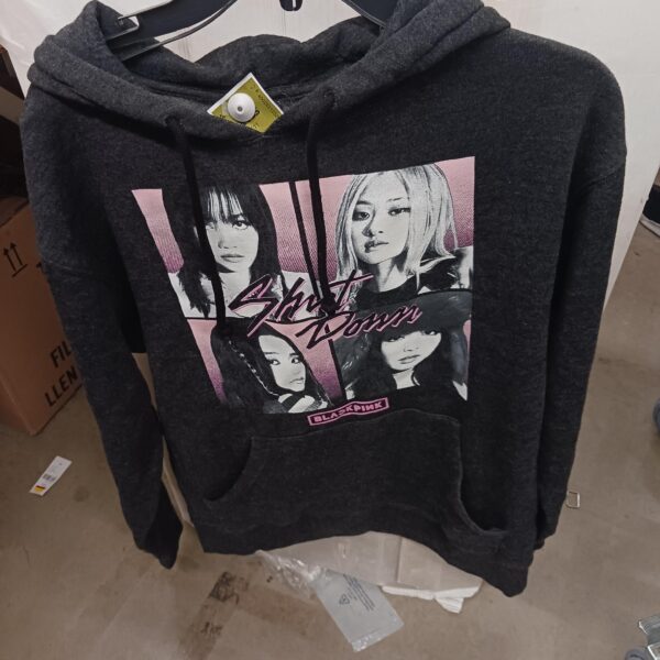 230823 Blackpink sweater