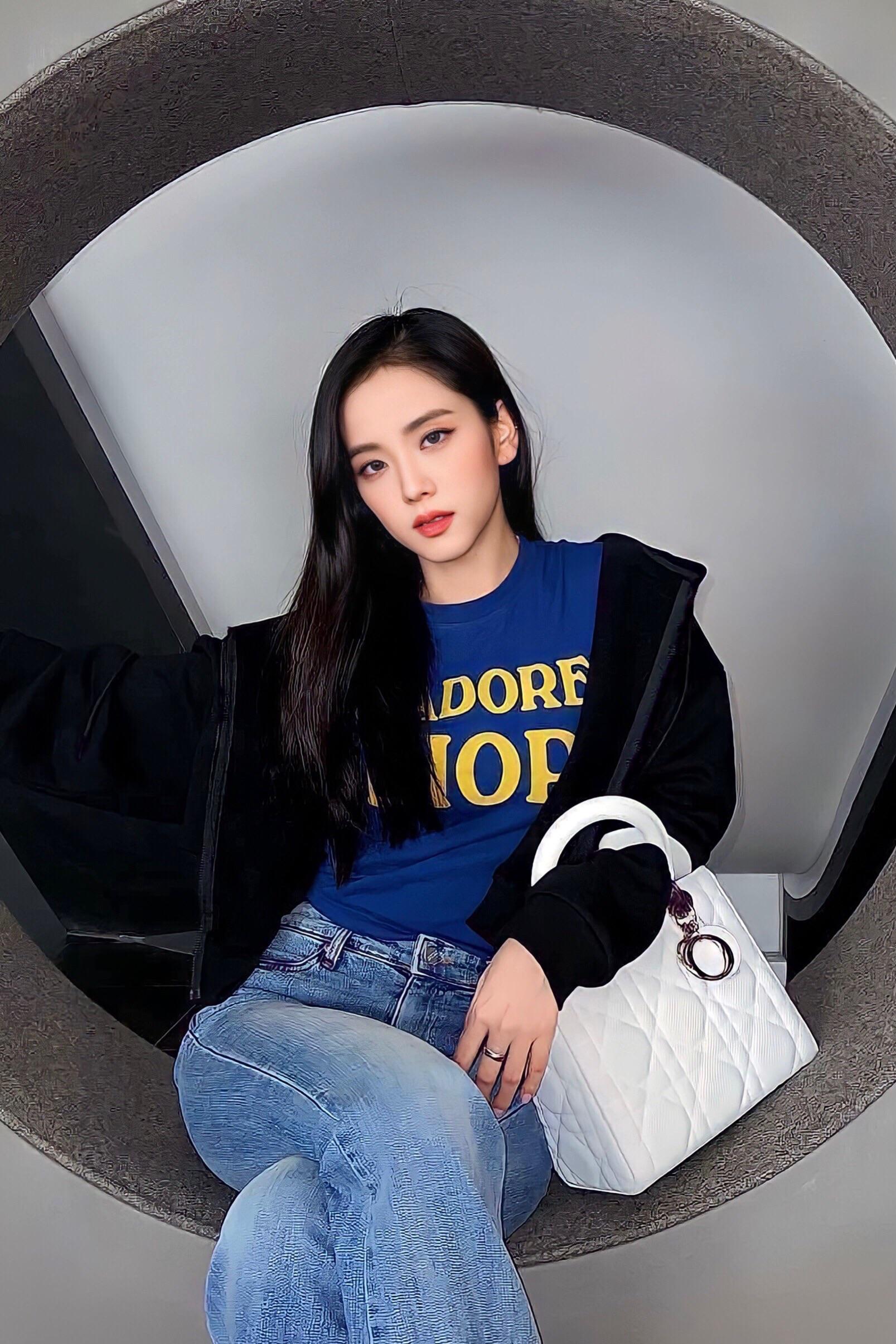 220907 Jisoo