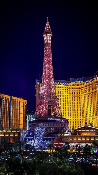 230818 Vegas Turned Pink