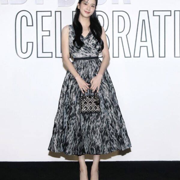 230903 Congratulations to JISOO for winning “Female Solo Of The Year” (DAESANG) at the 2023 Brand of the Year Daesang Awards!