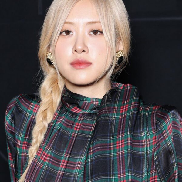 230926 Rosé @ SAINT LAURENT Paris Fashion Week (Getty Images)