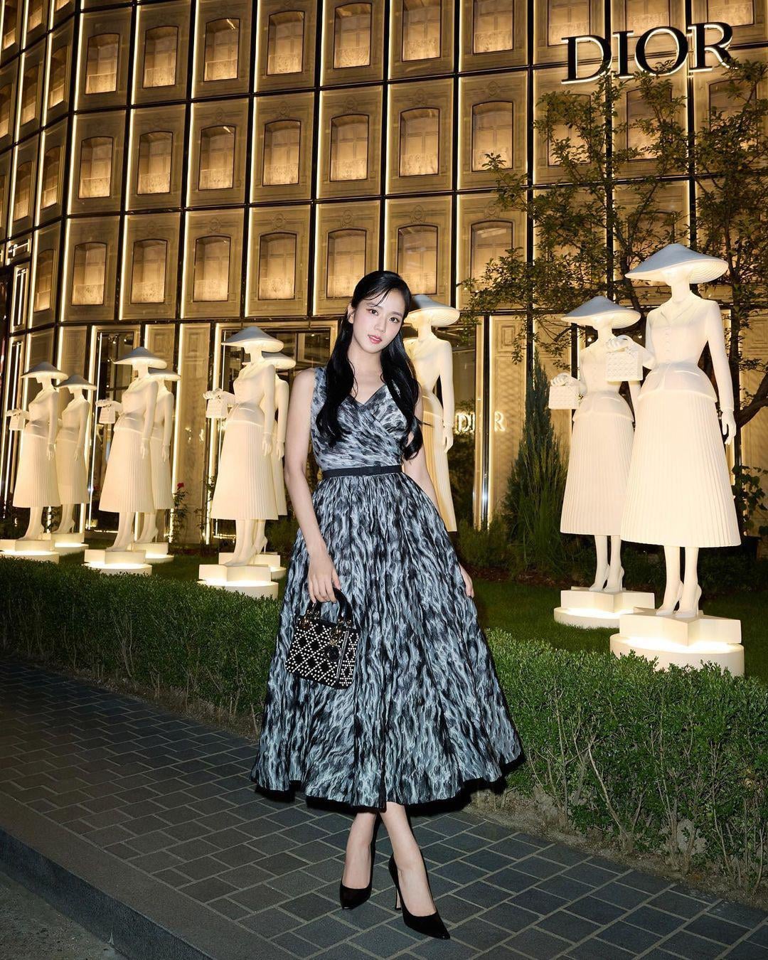 230903 Jisoo @ Lady DIOR Celebration Exhibition in Seoul