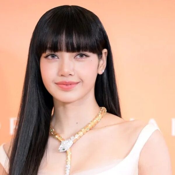 230929 Lisa Performs Six Times, Including New Solo Single, at Crazy Horse Cabaret in Paris