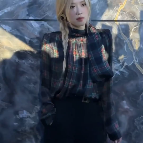 230926 Rosé @ SAINT LAURENT Paris Fashion Week