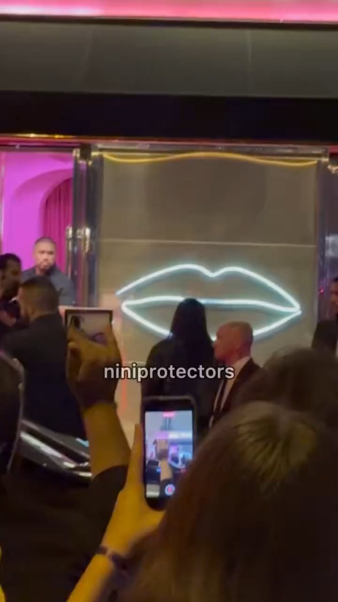 230930 Jennie arrives at Crazy Horse Paris for Lisa’s final show